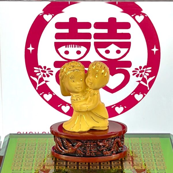 "抱得美人歸" 足金擺件